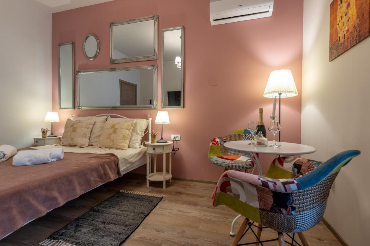 Old City Romantic Studios 4 With Free Private Parking Пула Экстерьер фото