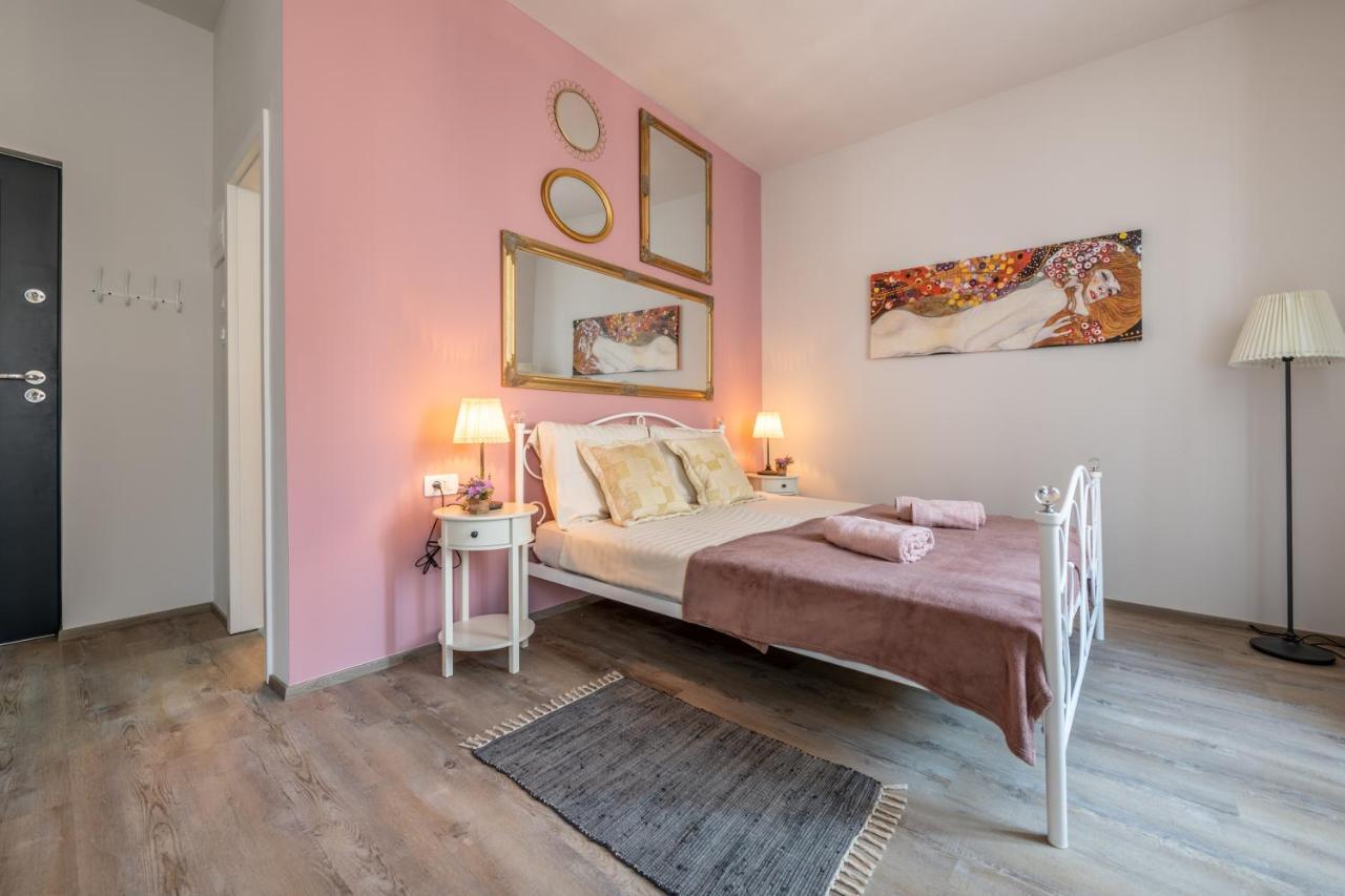 Old City Romantic Studios 4 With Free Private Parking Пула Экстерьер фото
