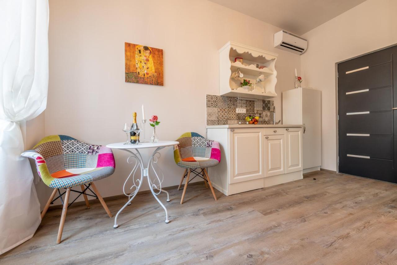 Old City Romantic Studios 4 With Free Private Parking Пула Экстерьер фото